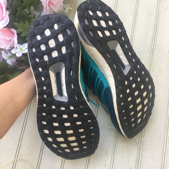 ✖️Sold✖️Adidas Primeknit Ultra boost Athletic Shoe - Picture 7 of 8